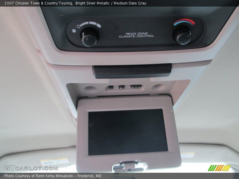 Bright Silver Metallic / Medium Slate Gray 2007 Chrysler Town & Country Touring
