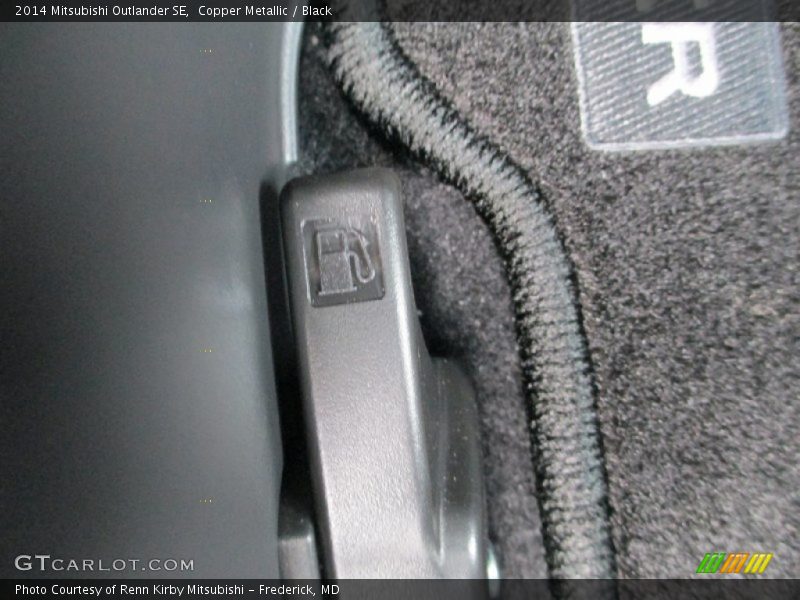 Copper Metallic / Black 2014 Mitsubishi Outlander SE