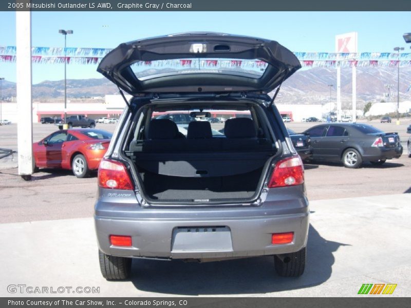 Graphite Gray / Charcoal 2005 Mitsubishi Outlander LS AWD