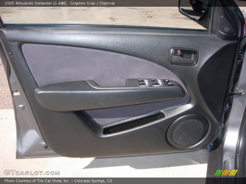 Graphite Gray / Charcoal 2005 Mitsubishi Outlander LS AWD