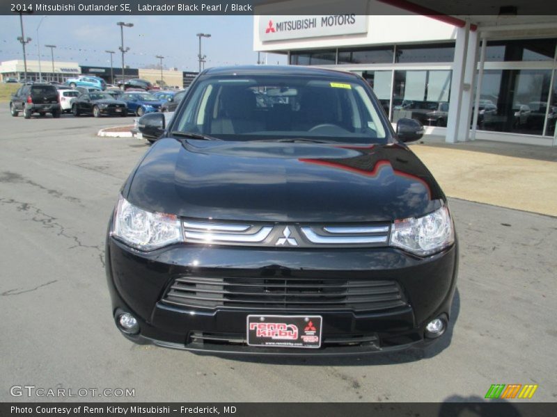 Labrador Black Pearl / Black 2014 Mitsubishi Outlander SE