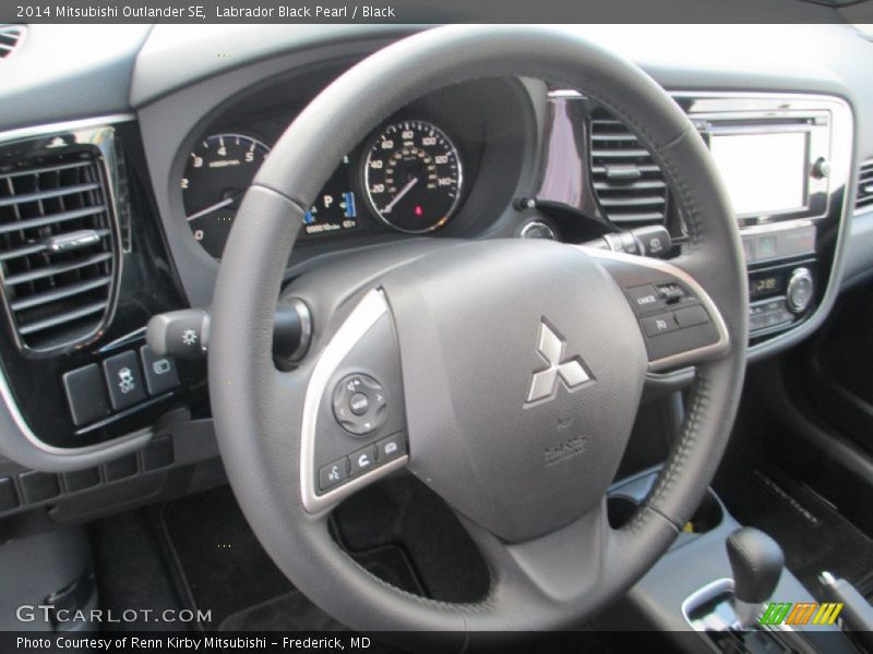 Labrador Black Pearl / Black 2014 Mitsubishi Outlander SE