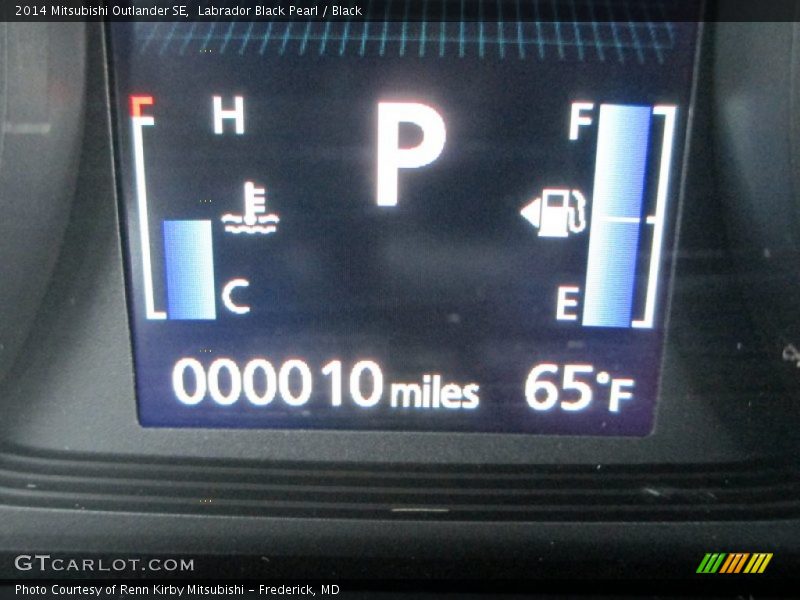 Labrador Black Pearl / Black 2014 Mitsubishi Outlander SE
