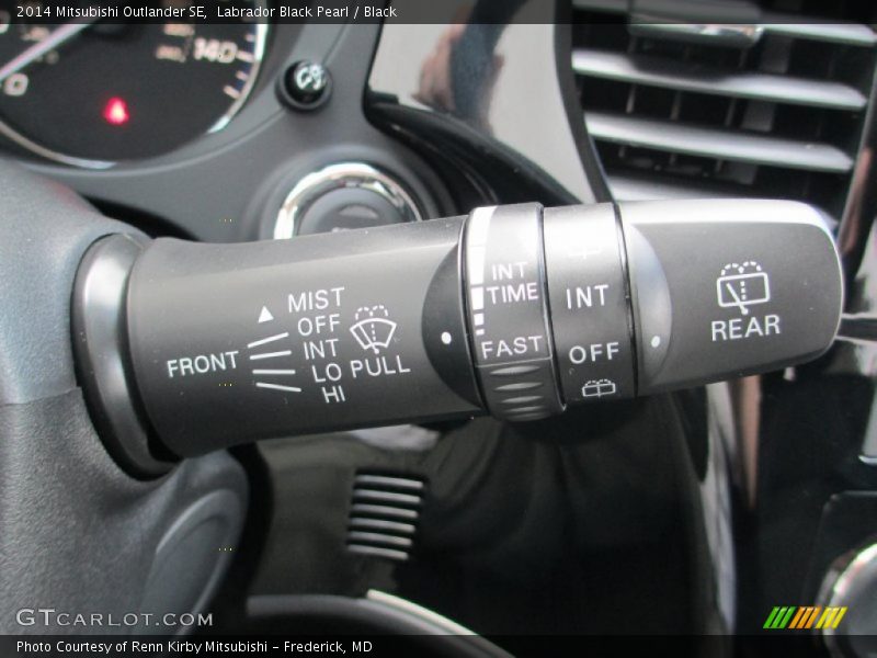 Labrador Black Pearl / Black 2014 Mitsubishi Outlander SE