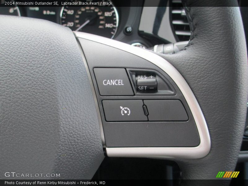 Labrador Black Pearl / Black 2014 Mitsubishi Outlander SE