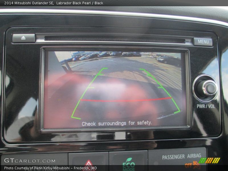 Labrador Black Pearl / Black 2014 Mitsubishi Outlander SE