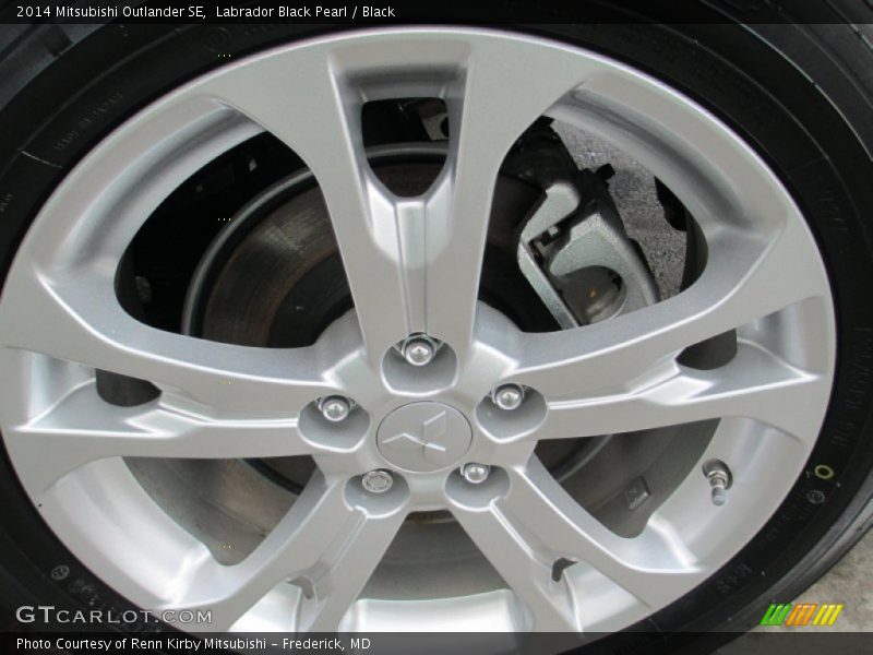 Labrador Black Pearl / Black 2014 Mitsubishi Outlander SE