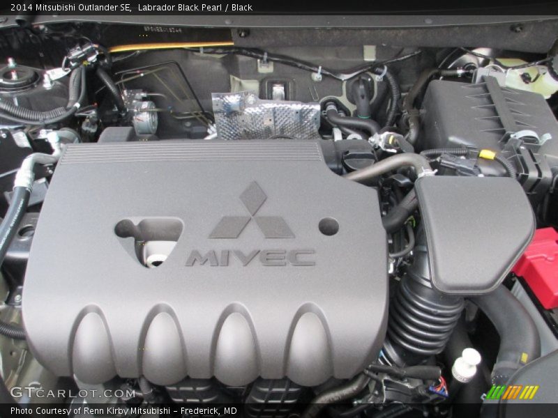 Labrador Black Pearl / Black 2014 Mitsubishi Outlander SE