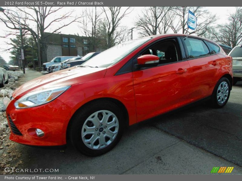 Race Red / Charcoal Black 2012 Ford Focus SE 5-Door