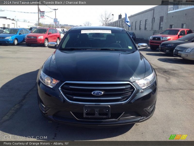 Tuxedo Black / Charcoal Black 2014 Ford Taurus Limited