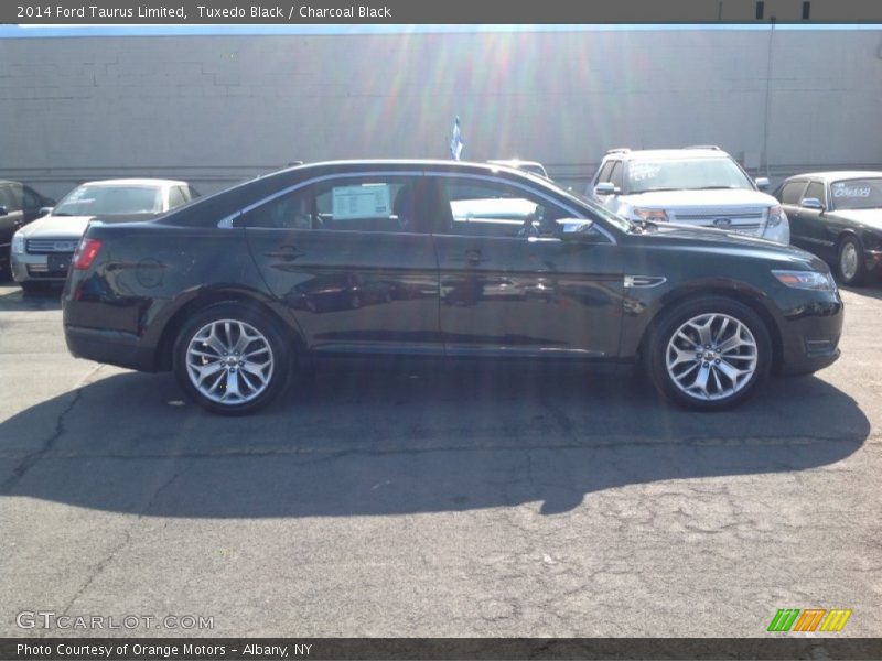 Tuxedo Black / Charcoal Black 2014 Ford Taurus Limited