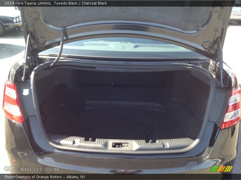 Tuxedo Black / Charcoal Black 2014 Ford Taurus Limited