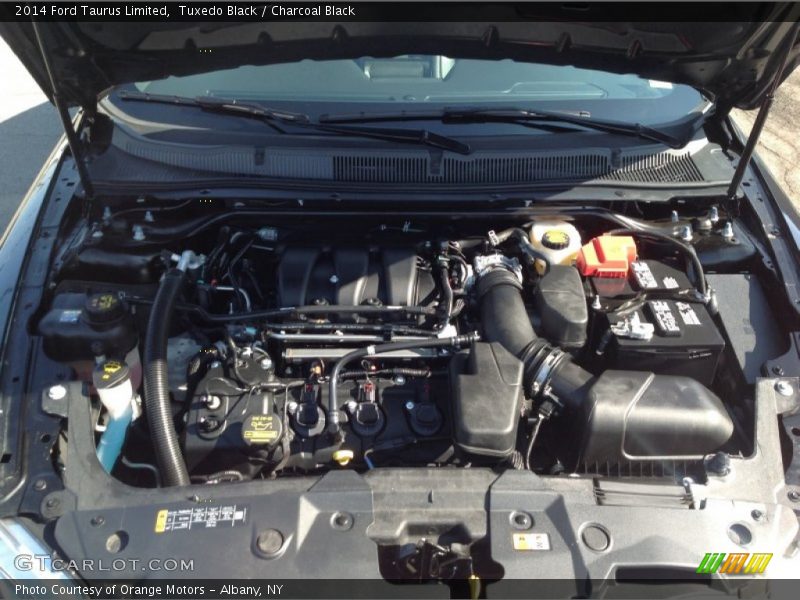 Tuxedo Black / Charcoal Black 2014 Ford Taurus Limited