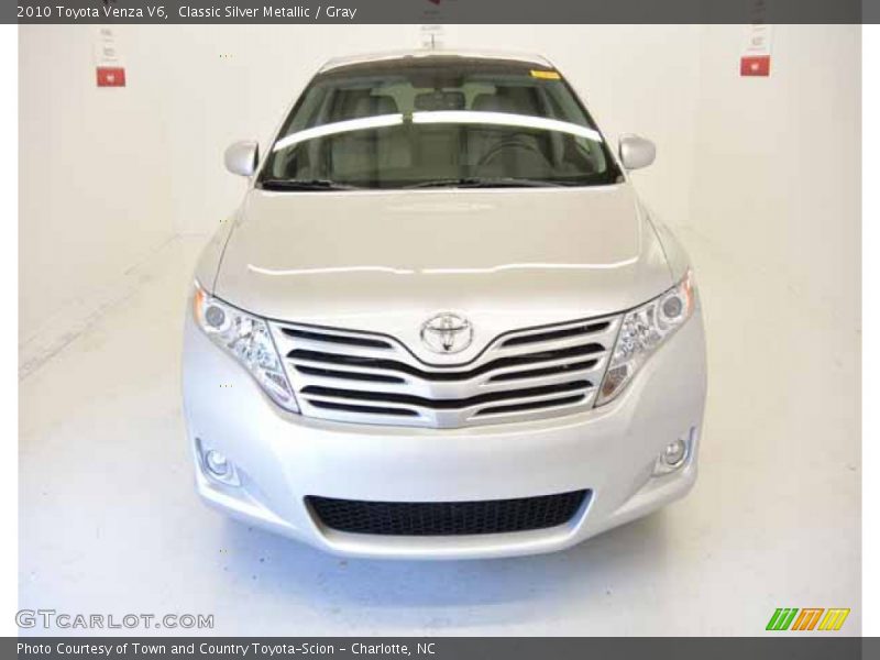 Classic Silver Metallic / Gray 2010 Toyota Venza V6