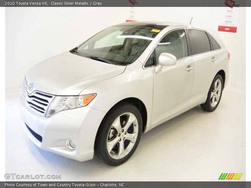 Classic Silver Metallic / Gray 2010 Toyota Venza V6