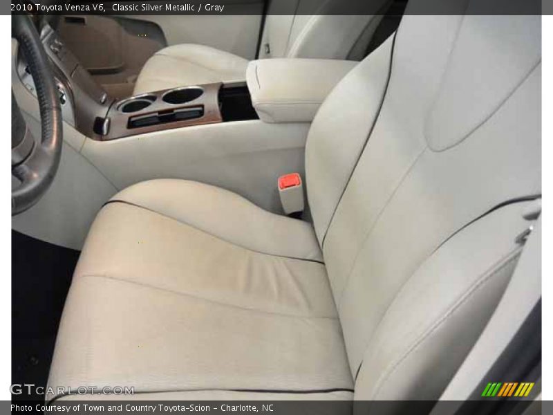 Classic Silver Metallic / Gray 2010 Toyota Venza V6