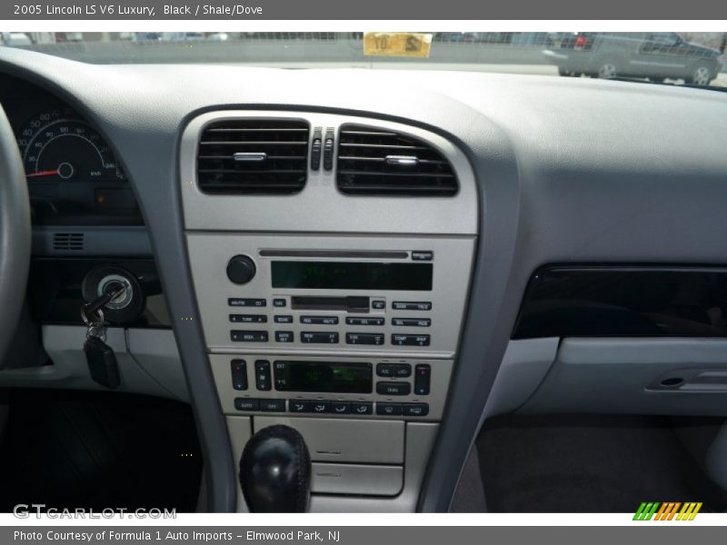 Black / Shale/Dove 2005 Lincoln LS V6 Luxury
