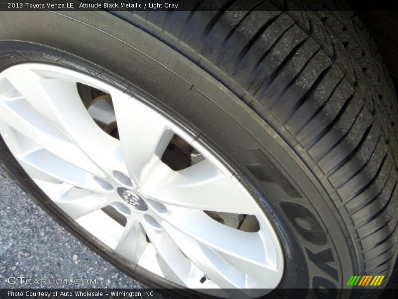 Attitude Black Metallic / Light Gray 2013 Toyota Venza LE