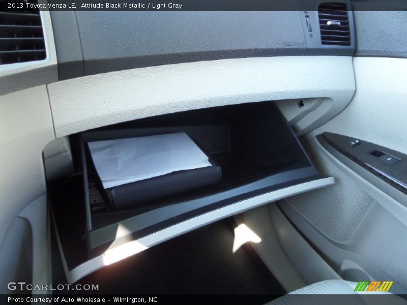 Attitude Black Metallic / Light Gray 2013 Toyota Venza LE