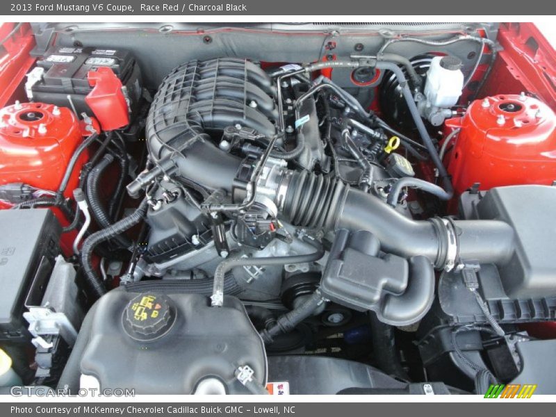 Race Red / Charcoal Black 2013 Ford Mustang V6 Coupe
