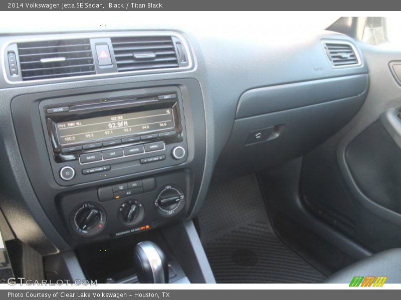 Black / Titan Black 2014 Volkswagen Jetta SE Sedan
