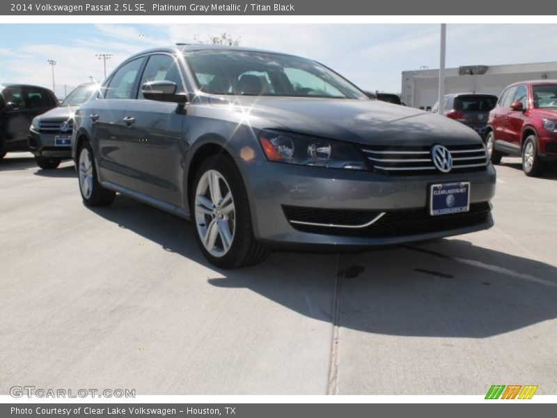 Platinum Gray Metallic / Titan Black 2014 Volkswagen Passat 2.5L SE