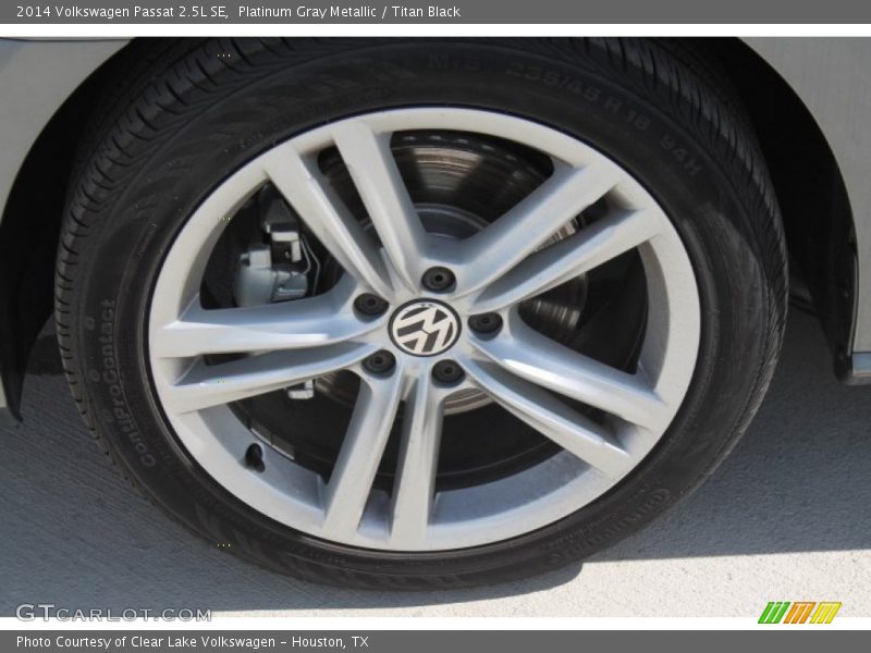 Platinum Gray Metallic / Titan Black 2014 Volkswagen Passat 2.5L SE