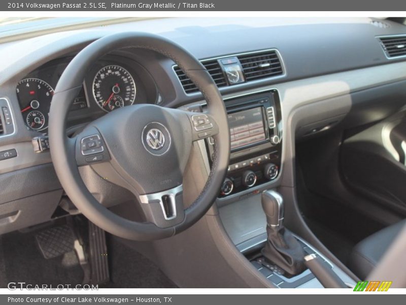 Platinum Gray Metallic / Titan Black 2014 Volkswagen Passat 2.5L SE