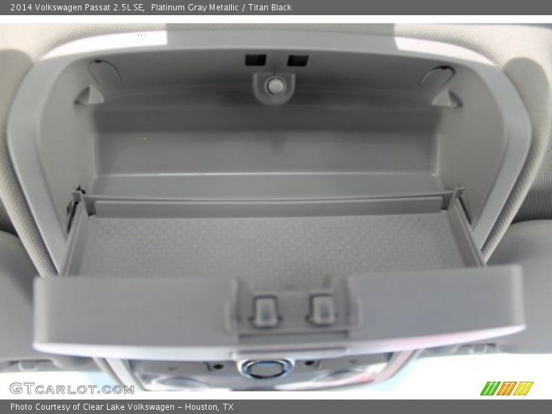 Platinum Gray Metallic / Titan Black 2014 Volkswagen Passat 2.5L SE