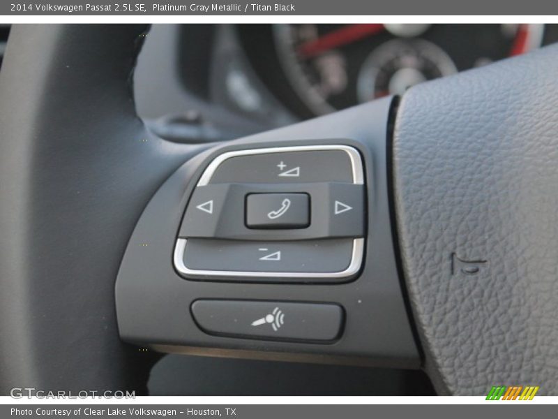 Platinum Gray Metallic / Titan Black 2014 Volkswagen Passat 2.5L SE