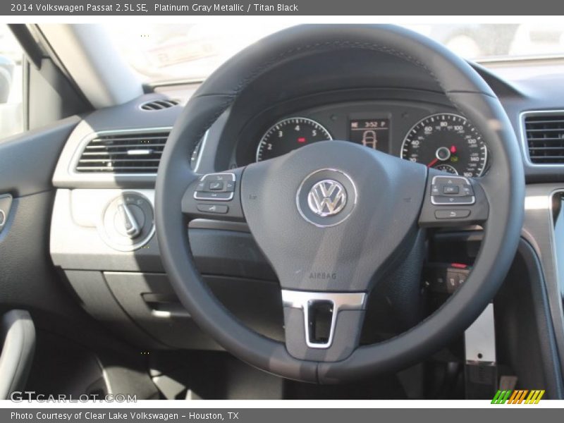 Platinum Gray Metallic / Titan Black 2014 Volkswagen Passat 2.5L SE