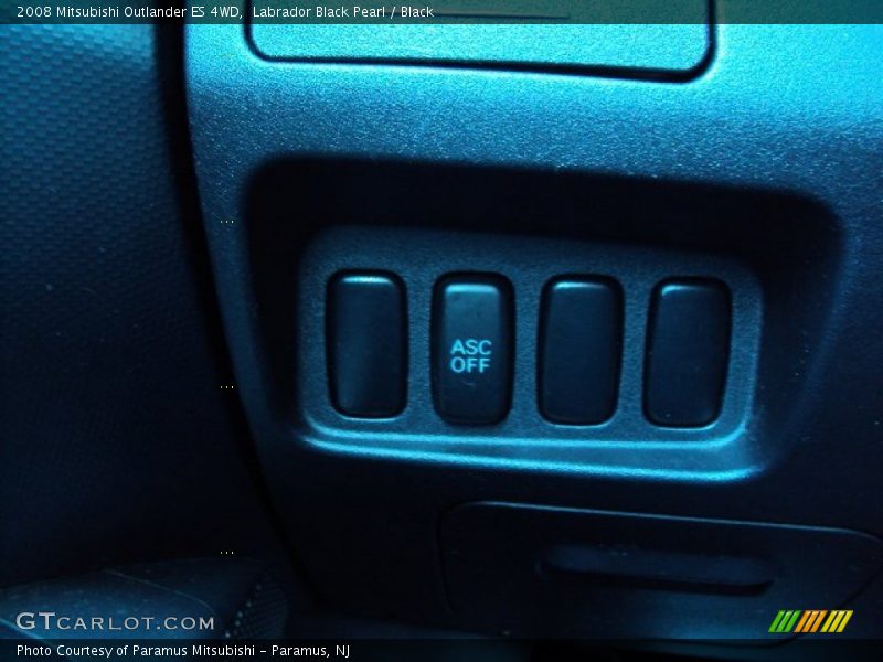 Labrador Black Pearl / Black 2008 Mitsubishi Outlander ES 4WD