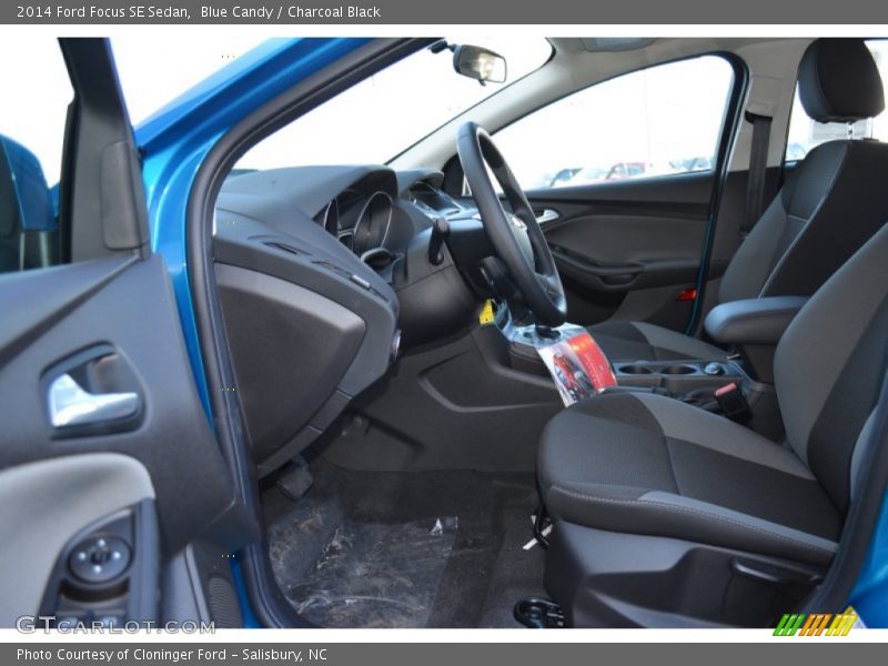Blue Candy / Charcoal Black 2014 Ford Focus SE Sedan
