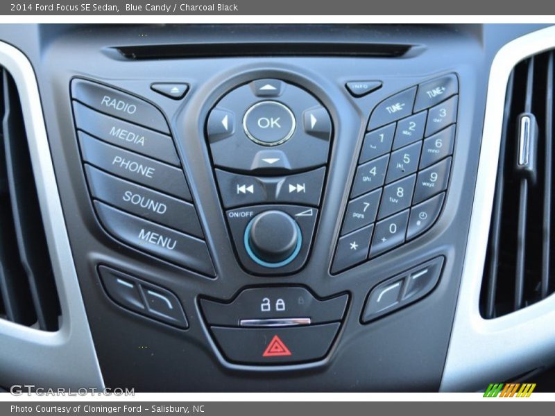 Blue Candy / Charcoal Black 2014 Ford Focus SE Sedan