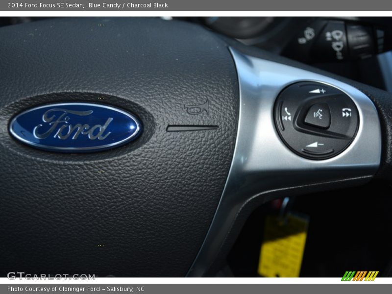 Blue Candy / Charcoal Black 2014 Ford Focus SE Sedan