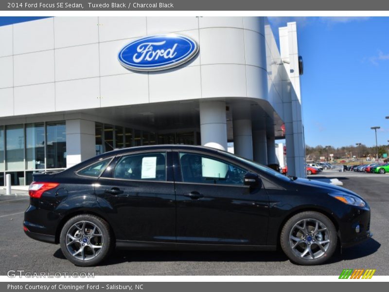 Tuxedo Black / Charcoal Black 2014 Ford Focus SE Sedan