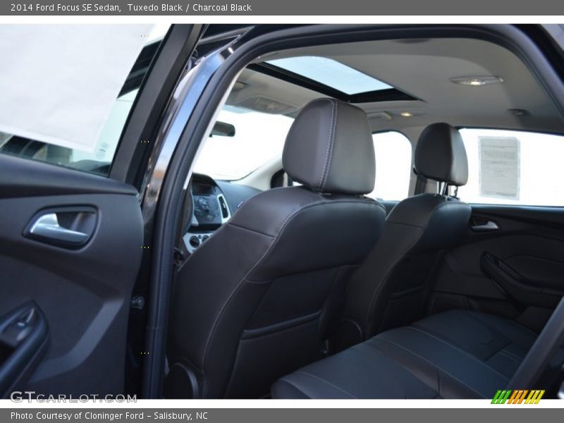 Tuxedo Black / Charcoal Black 2014 Ford Focus SE Sedan