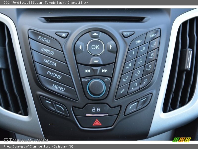 Tuxedo Black / Charcoal Black 2014 Ford Focus SE Sedan