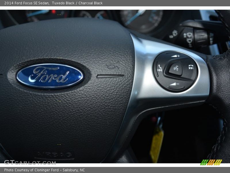 Tuxedo Black / Charcoal Black 2014 Ford Focus SE Sedan