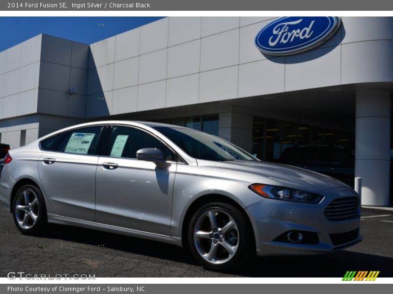 Ingot Silver / Charcoal Black 2014 Ford Fusion SE