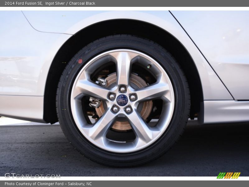 Ingot Silver / Charcoal Black 2014 Ford Fusion SE