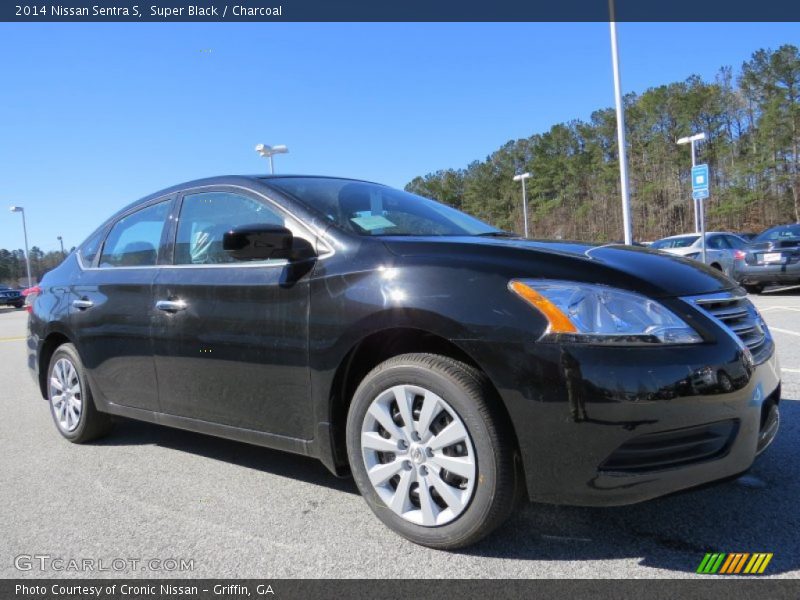 Super Black / Charcoal 2014 Nissan Sentra S
