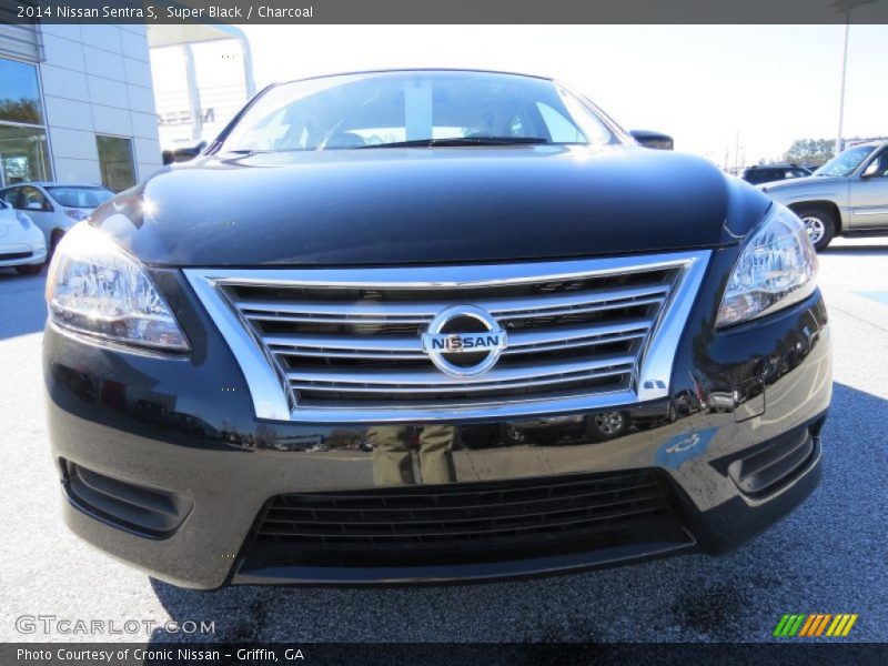 Super Black / Charcoal 2014 Nissan Sentra S
