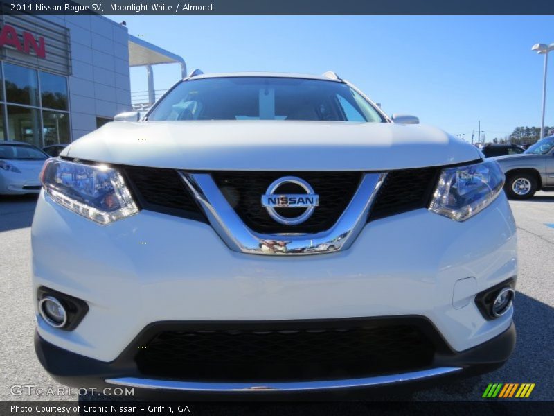 Moonlight White / Almond 2014 Nissan Rogue SV
