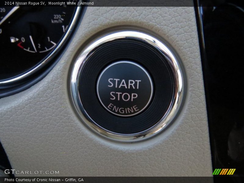 Moonlight White / Almond 2014 Nissan Rogue SV