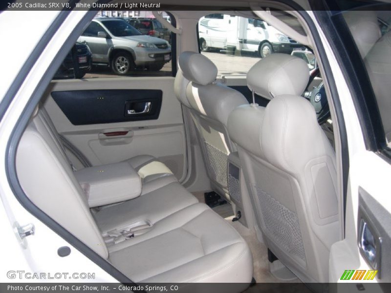 White Diamond / Light Neutral 2005 Cadillac SRX V8