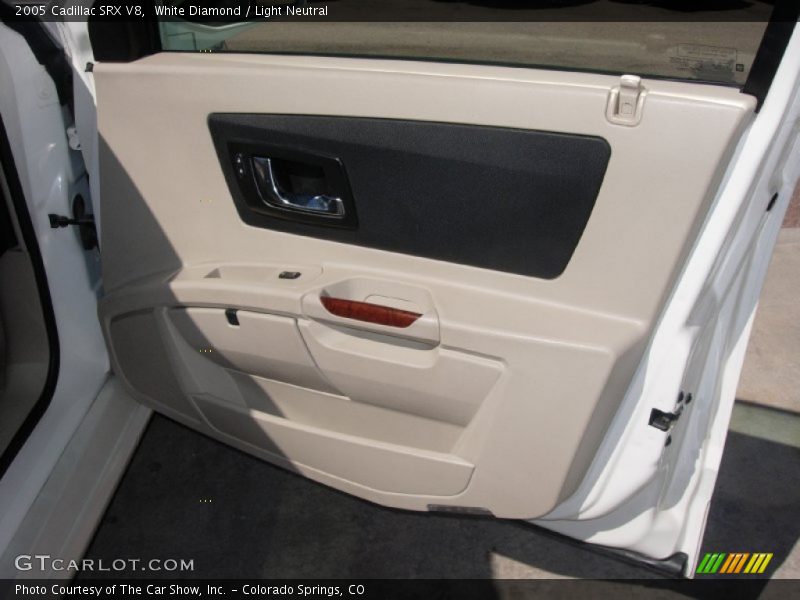 White Diamond / Light Neutral 2005 Cadillac SRX V8