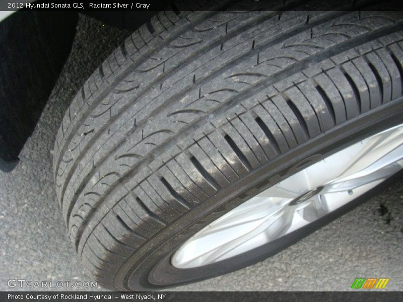 Radiant Silver / Gray 2012 Hyundai Sonata GLS
