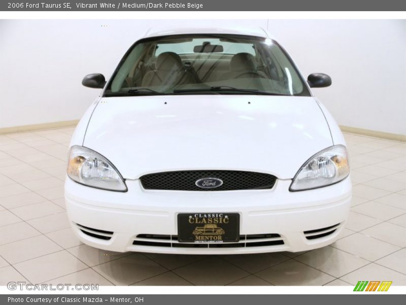 Vibrant White / Medium/Dark Pebble Beige 2006 Ford Taurus SE