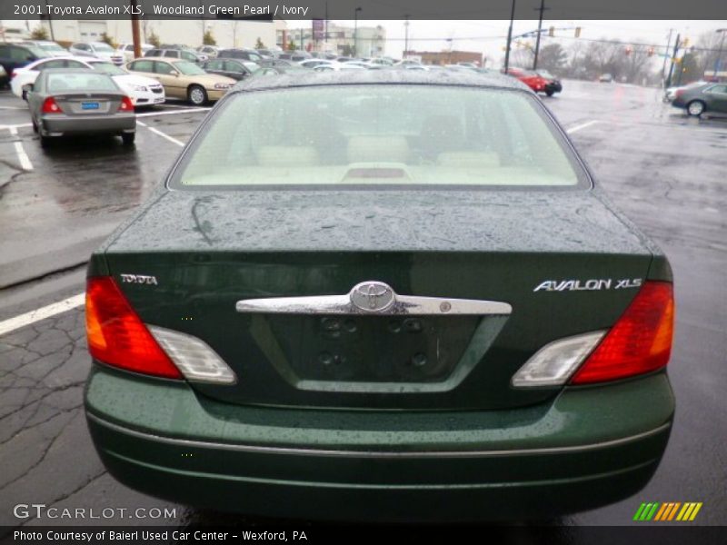 Woodland Green Pearl / Ivory 2001 Toyota Avalon XLS